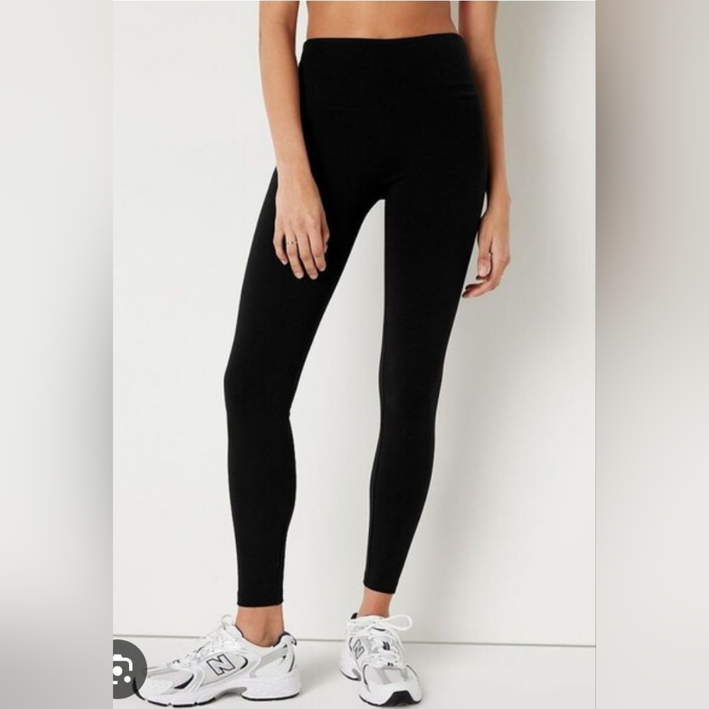 Victoria Sport Black Leggings